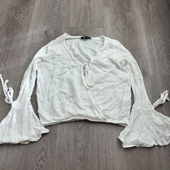 Ambience flowy white flare sleeve - Picture 1 of 5